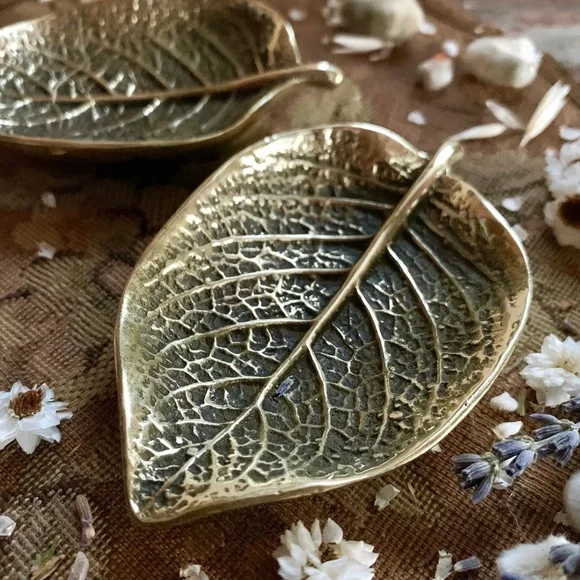 1948 VIRGINIA METAL CRAFTERS EPISCIA LEAF DISH - Picture 3 of 8